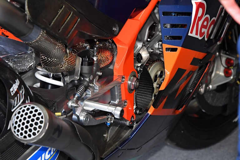 Die neue KTM wurde in Valencia neugierig beäugt