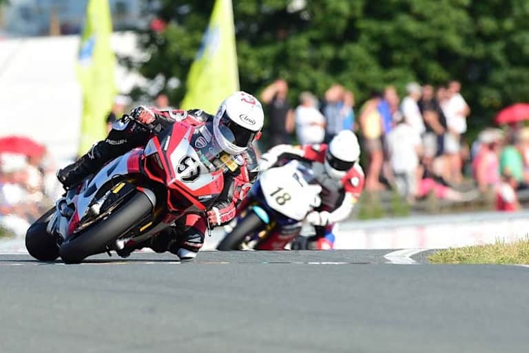 Der Ducati-Pilot bekommt es mit Michi Ranseder zu tun