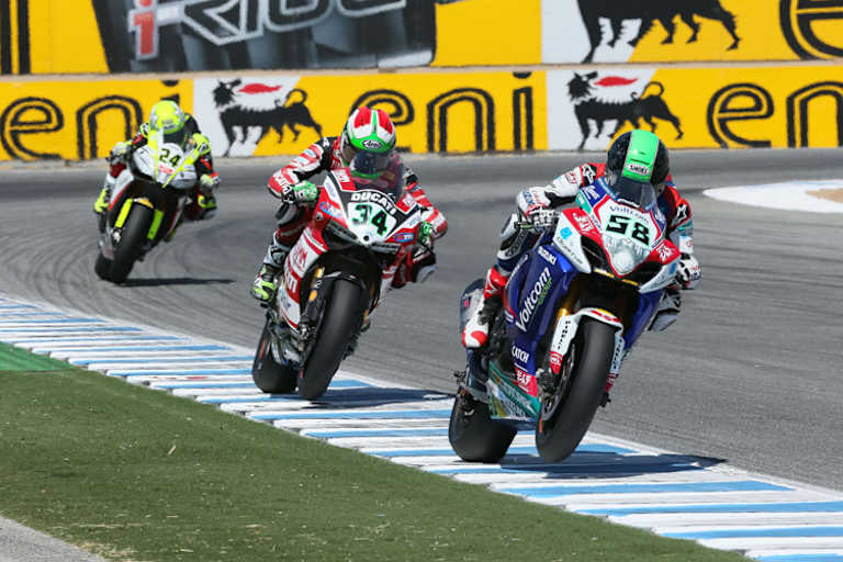 Eugene Laverty vor Davide Giugliano und Toni Elias