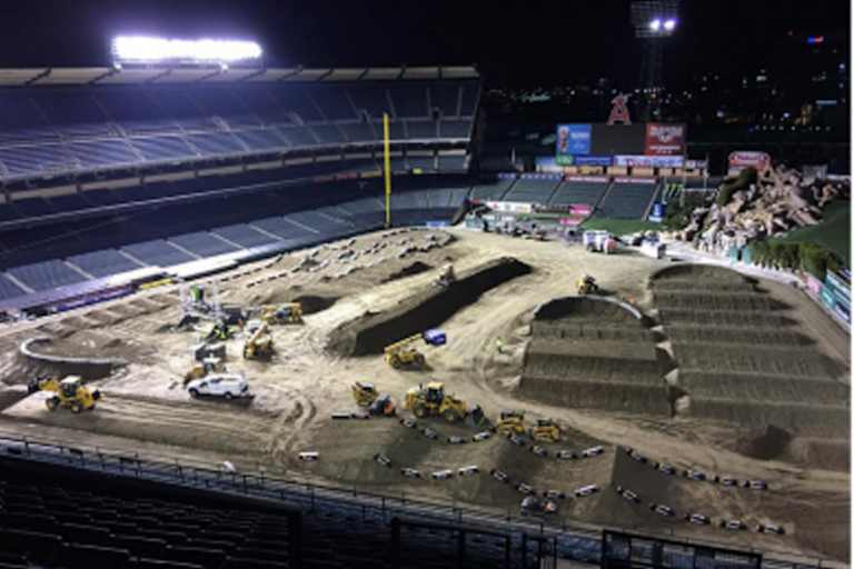 Die Aufbauarbeiten in Anaheim sind in vollem Gange