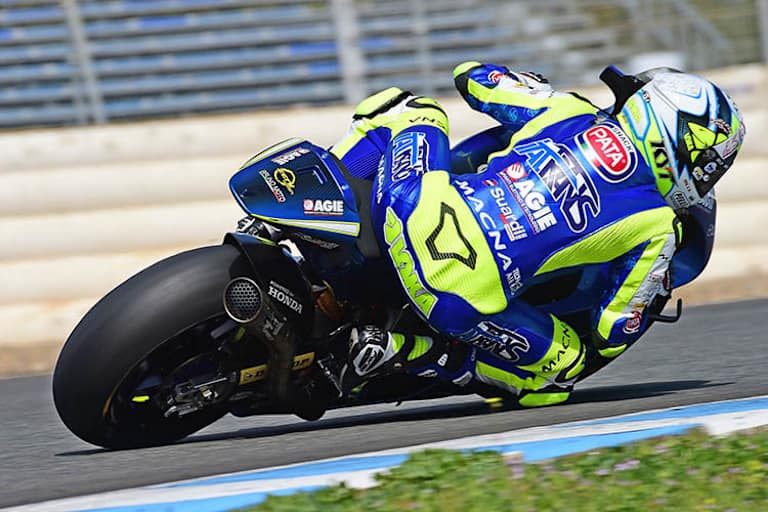 Der neue SP-Auspuff ist rechts am Motorrad zu sehen