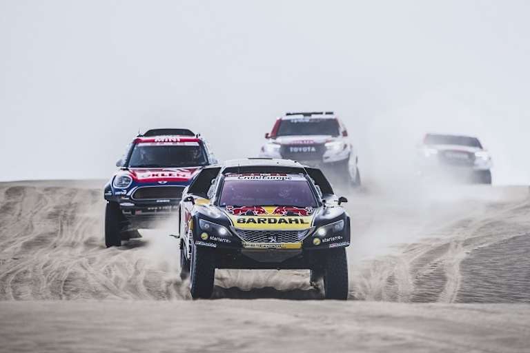 Sébastien Loeb gewann xden Massenstart, verlor danach viel Zeit