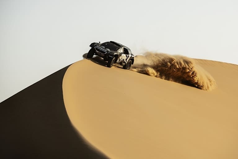 Séabstien Loeb beim Training in den Dünen