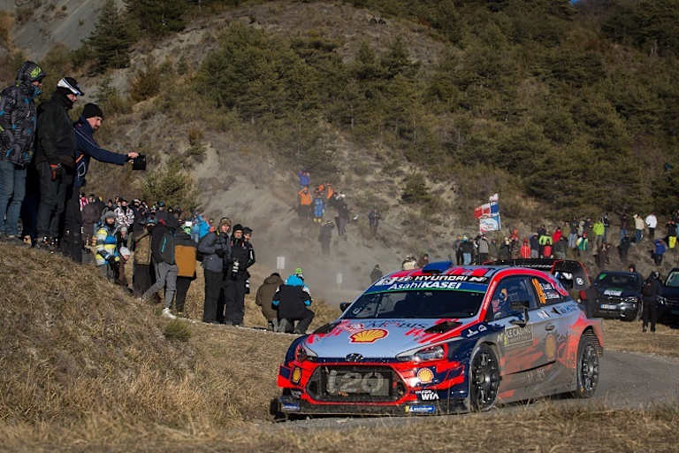 Sébastien Loeb weiter auf einen Spitzenplatz