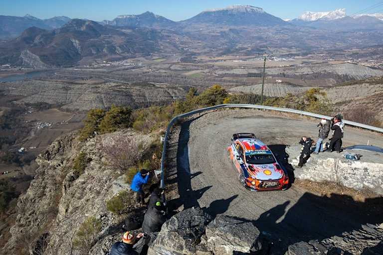 Hyundai-Neuling Sébastien Loeb mit zwei Bestzeiten