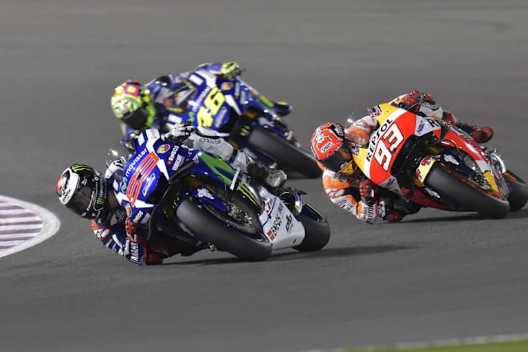 In Katar: Jorge Lorenzo vor Marc Márquez und Valentino Rossi