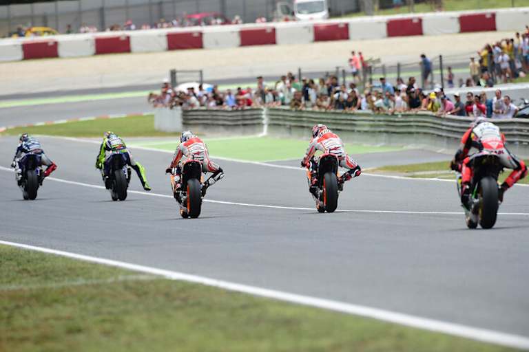 Stefan Bradl (hinten) in Barcelona auf Tuchfühlung mit der Weltklasse: Lorenzo ganz vorne vor Rossi, Pedrosa und Márquez