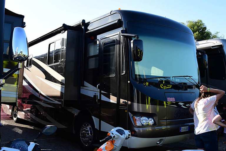 In diesem Motorhome bekam Lorenzo Besuch der Steuerbehörde