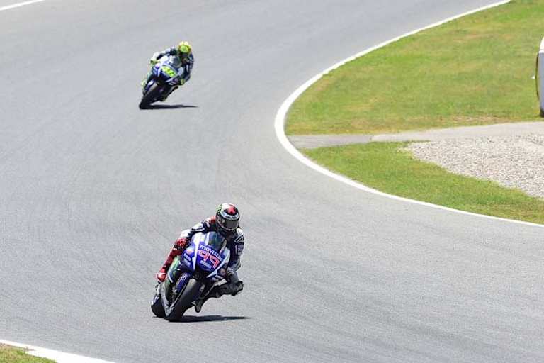 Kann Lorenzo seinen Teamkollegen Rossi in Silverstone auf Abstand halten?