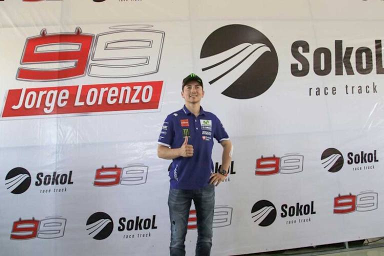 Jorge Lorenzo vor der Pressekonferenz