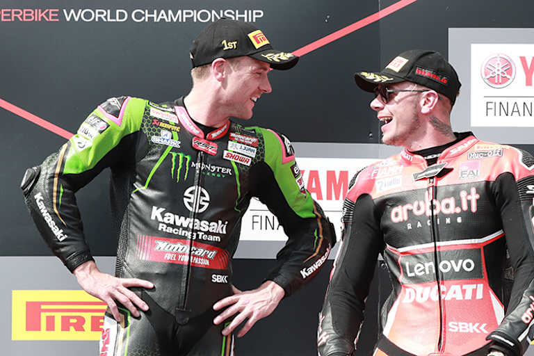 Ungewohntes Bild: Sieger Alex Lowes (li.) und Scott Redding