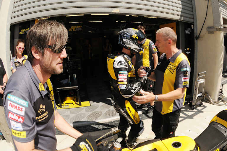 Freude im Team von Tom Lüthi