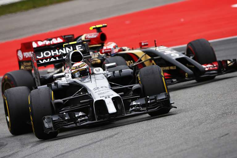 Magnussen 2014 im McLaren-Mercedes vor Pastor Maldonado im Lotus-Renault