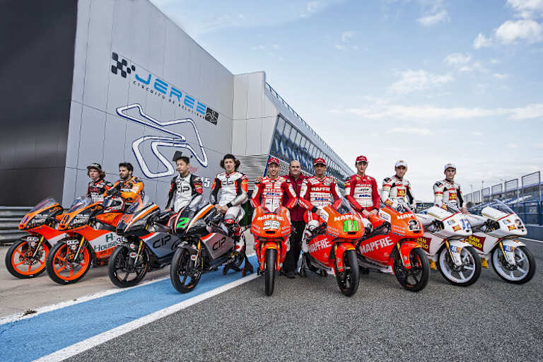 Diese neun Piloten treten 2015 mit Mahindra-Maschinen in der Moto3-WM an