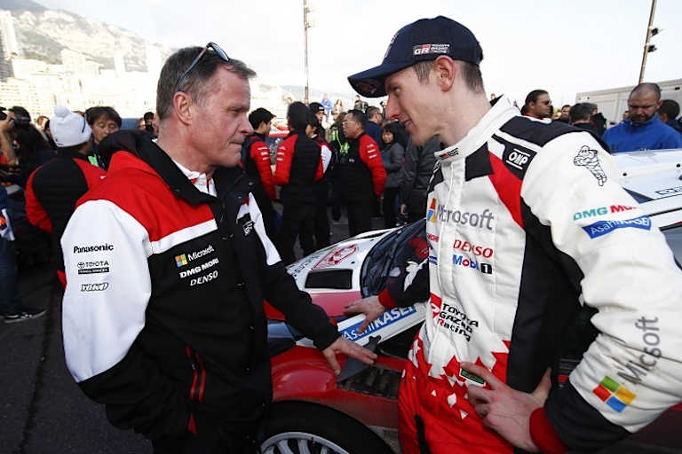 Tommi Mäkinen (l.) mit Schweden-Sieger Elfyn Evans