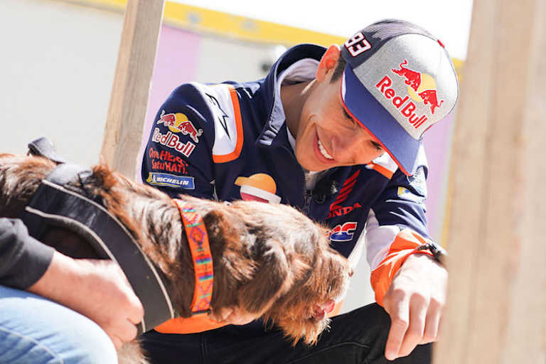 Marc Márquez: Auf zwei Rädern und vier Pfoten schnell
