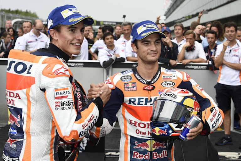 Die Honda-Werksfahrer Marc Márquez (li.) und Dani Pedrosa