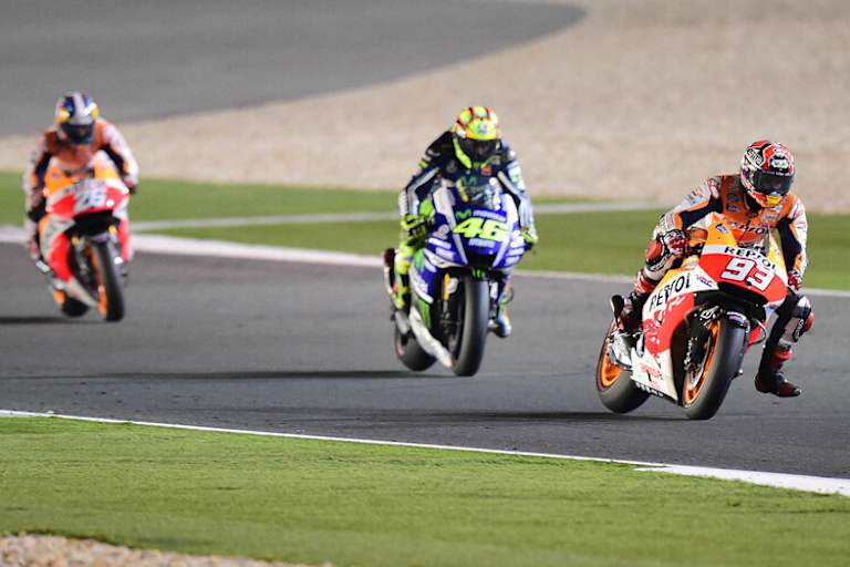 Schon beim Katar-GP 2014 lag die Nummer 26 hinter Márquez und Rossi