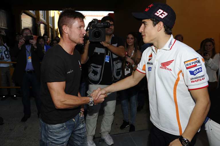 Valencia 2013: WM-Leader Marc Márquez mit Extremsportler Felix Baumgartner