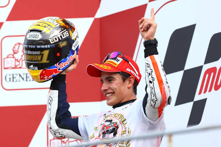 Jubel über den Titel: Marc Márquez ist nun der jüngste Weltmeister der Königsklasse