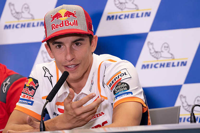 Überlegen voran: Marc Márquez