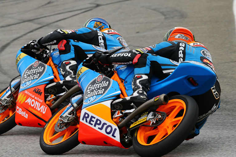 Alex Rins und Alex Márquez: Diese beiden Werks-KTM aus dem Estrella-Galicia-Team bekommt Espargaró für die CEV