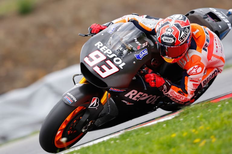 Marc Márquez fuhr Tagesbestzeit und übte auch mit der 2015-Maschine
