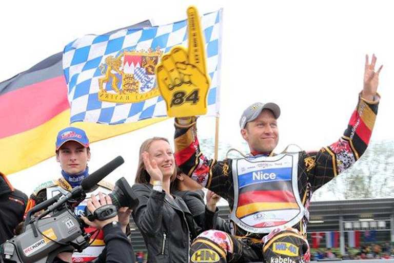 Martin Smolinski in Auckland vor Weltmeister Tai Woffinden