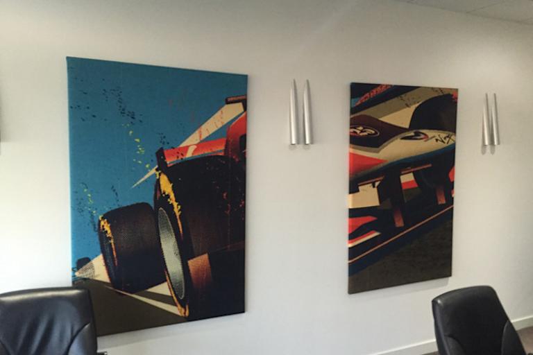 Selbst die Bilder an den Wänden werden versteigert