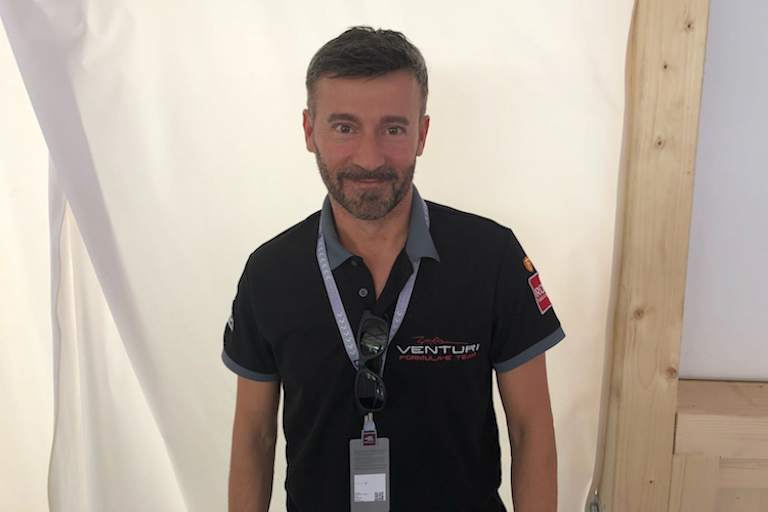 Prominenter Gast in der Venturi-Box: Max Biaggi