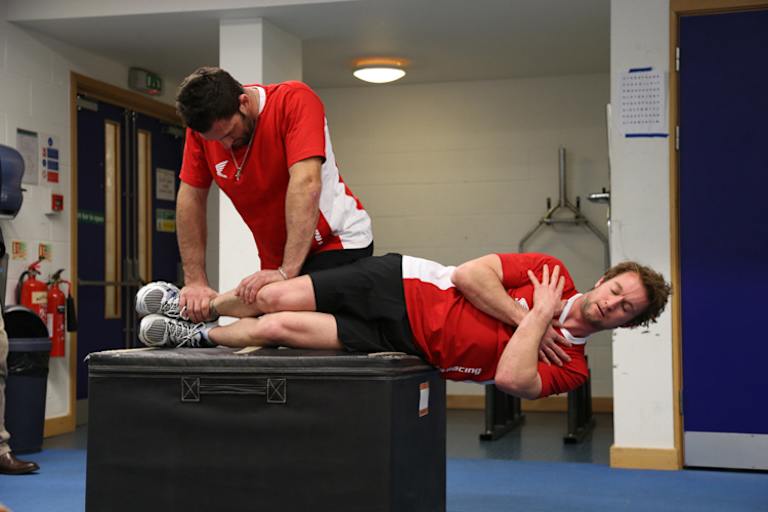 Honda-Trainingscamp: Max Nagl und Enduro-Pilot Alex Salvini stählen sich