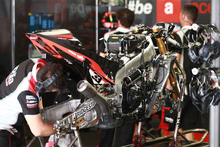 Die Werks-Apilia RS-GP von Marco Melandri beim Barcelona-GP 2015