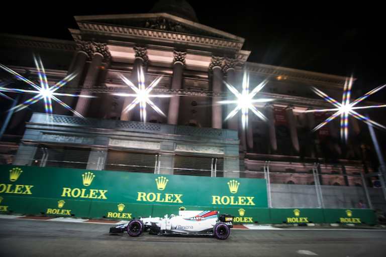 Felipe Massa mit seinem Williams auf dem Strassenkurs