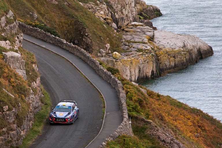 Andreas Mikkelsen gab seinen Platz an Neuville ab