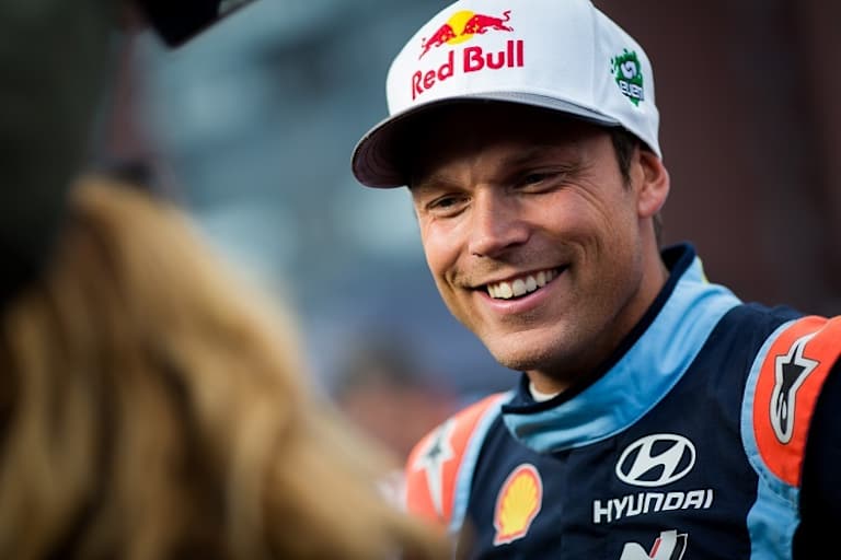 Andreas Mikkelsen ein wenig ohne Asphalt-Erfahrung