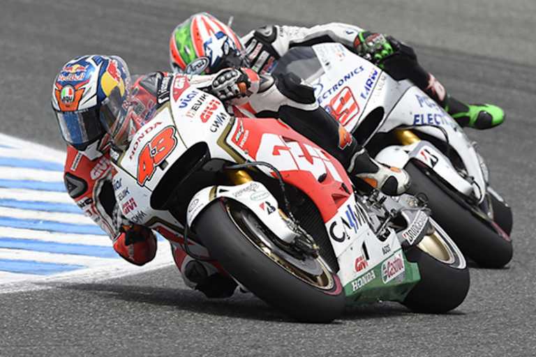 Jack Miller im Rennen vor Nicky Hayden