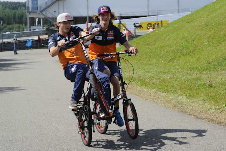 Sachsenring: Jack Miller und sein Teamkollege Karel Hanika