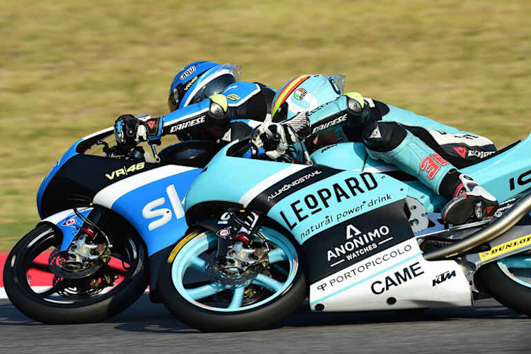 Zweikampf: Nicolò Bulega gegen Joan Mir
