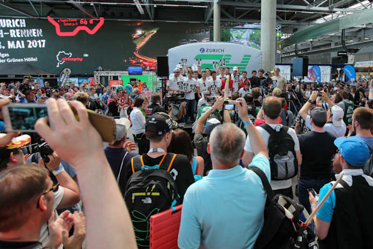 Immer mächtig Tam­tam: Die Auslosung der Startreihenfolge