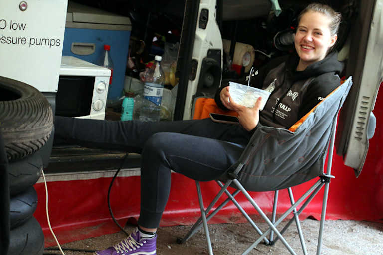 Nadieh Schoots bestreitet als erste Frau der Welt den Macau Grand Prix