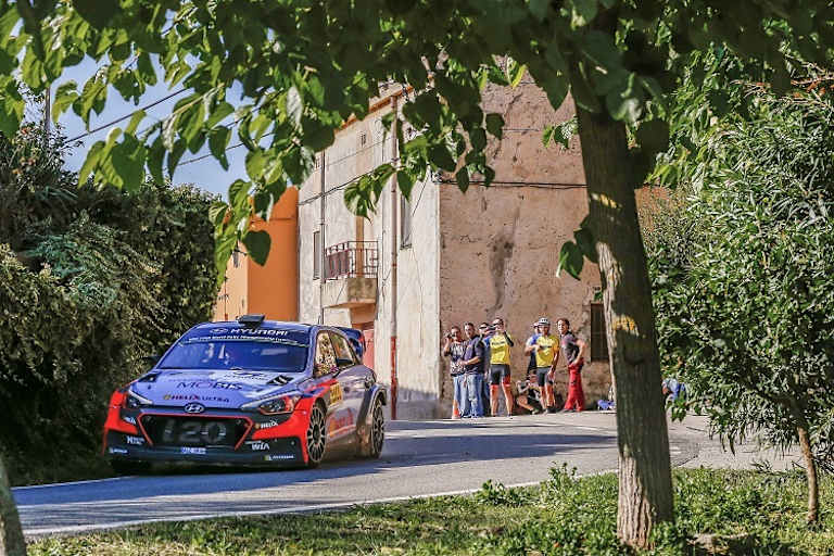 Thierry Neuville führte kurz in Spanien