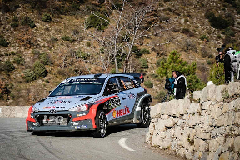 Guter WM-Einstand für den neuen Hyundai i20 WRC mit Thierry Neuville