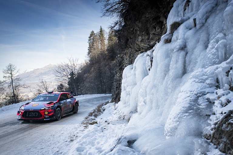 Thierry Neuville kämpft weiter um den Sieg