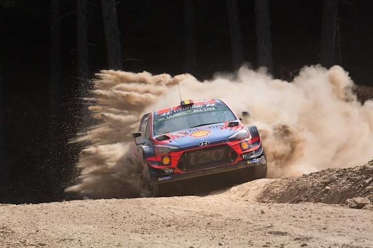  Thierry Neuville hatte am Freitag Pech