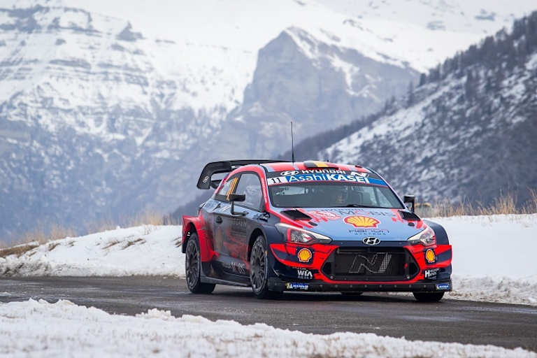 Thierry Neuville kann noch auf seinen ersten Monte-Triumph hoffen