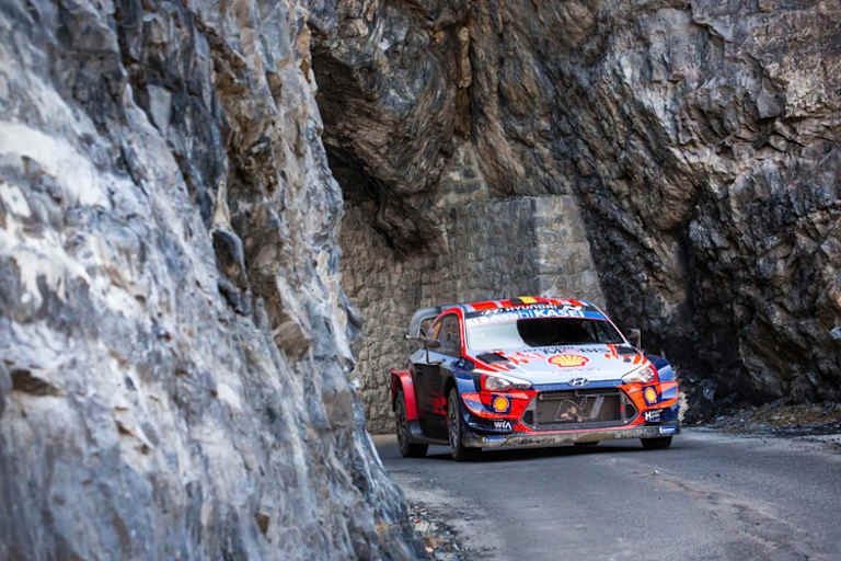 Thierry Neuville auf dem Weg zum esrten Sieg 2020