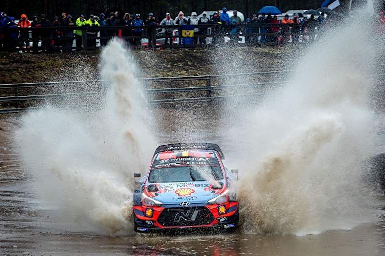 Thierry Neuville in der Waschstraße der Power Stage