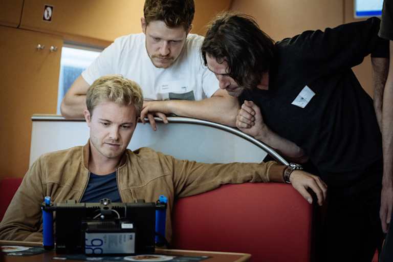 Nico stand ein Schauspiel-Coach zur Seite