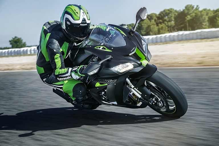 Was steckt im elektronischen Fahrwerk der Kawasaki ZX-10 R SE? Bei der Kawasaki Ninja Academy kann amn es selbst erfahren