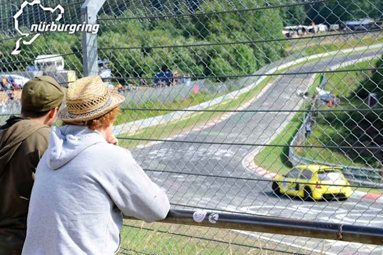 Ob Zuschauer oder Selberfahrer: Die Nordschleife zieht jeden, der Benzin im Blut hat, in ihren Bann